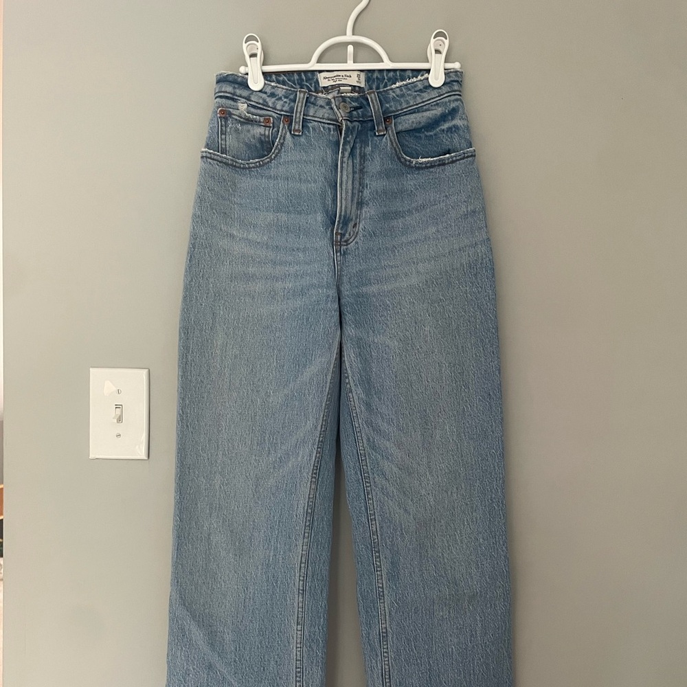 Abercrombie & Fitch Curve Love 90s Relaxed Jeans